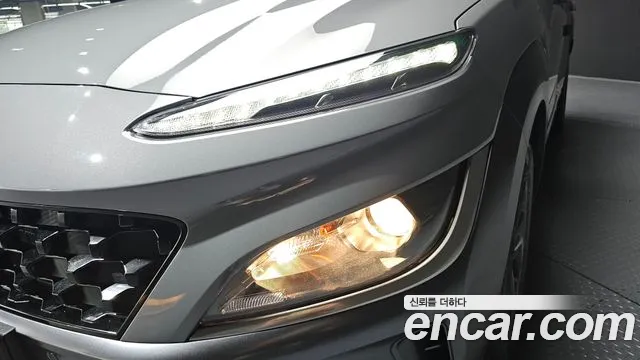 Hyundai Kona Modern — photo 1 of 30