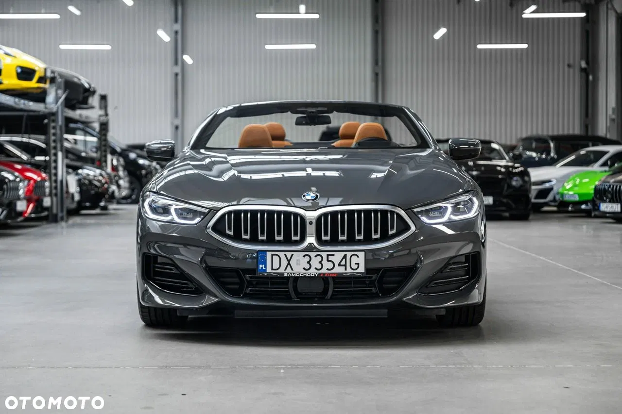 2025 BMW Seria 8 840i, photograph 2