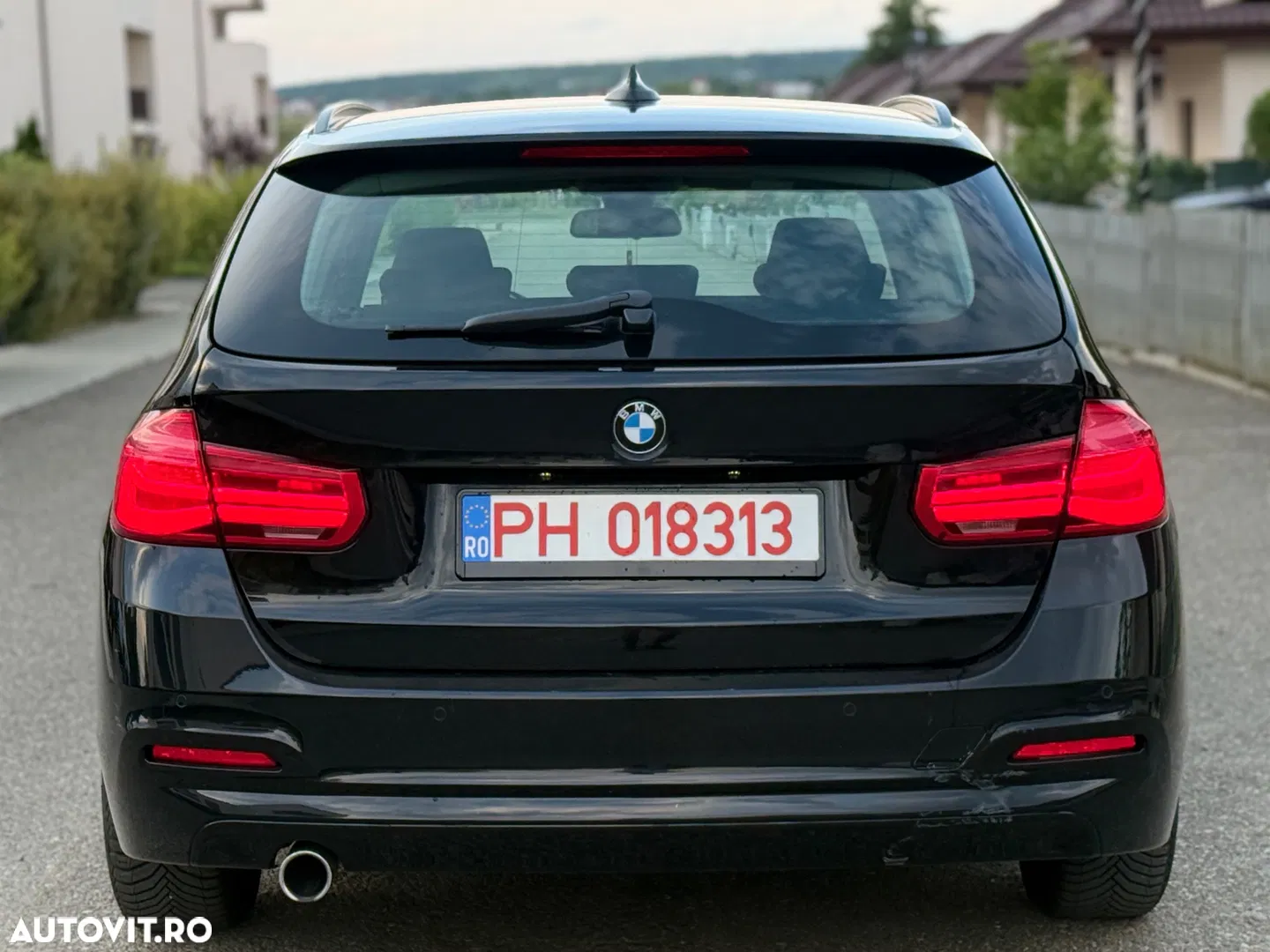 2017 BMW Seria 3, photograph 5