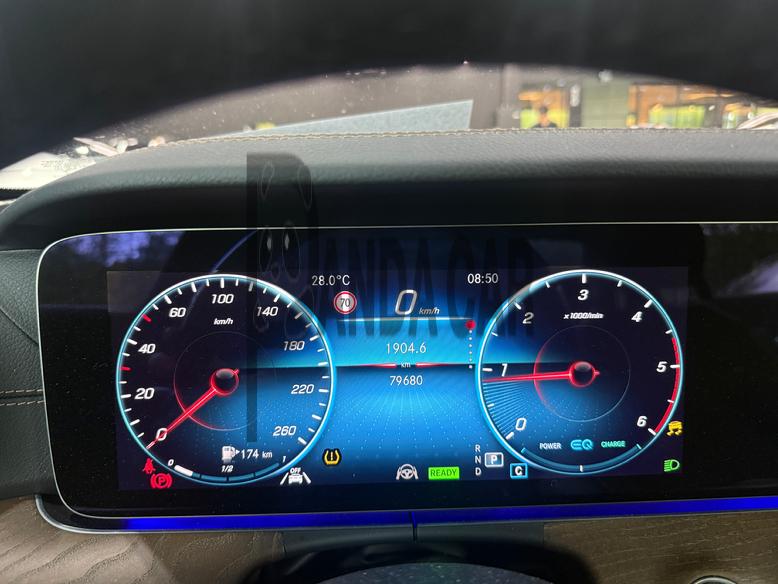 2022 Mercedes-Benz E220 d 4MATIC, photograph 2