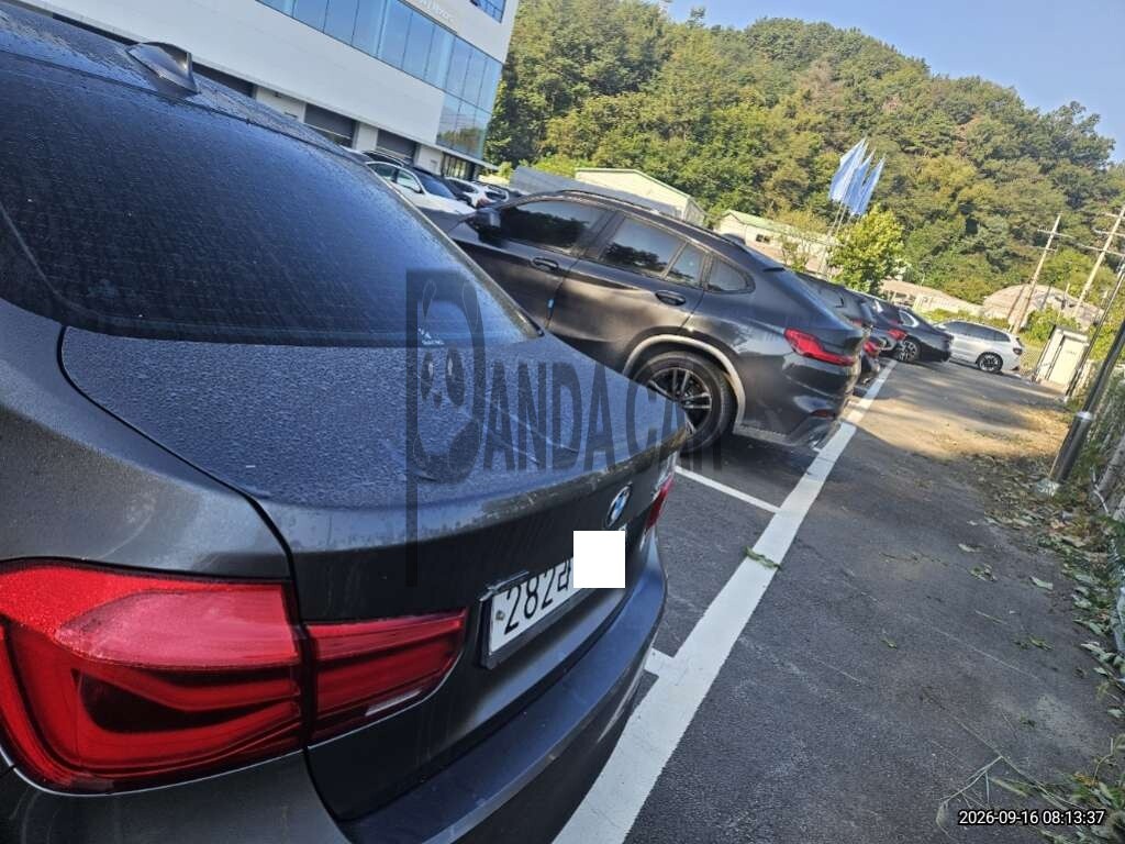 2017 BMW 320d, photograph 2