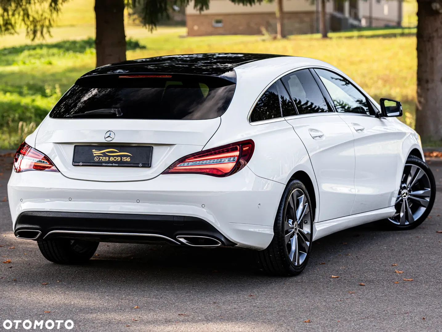 2017 Mercedes-Benz CLA 250 4-Matic Urban, photograph 4