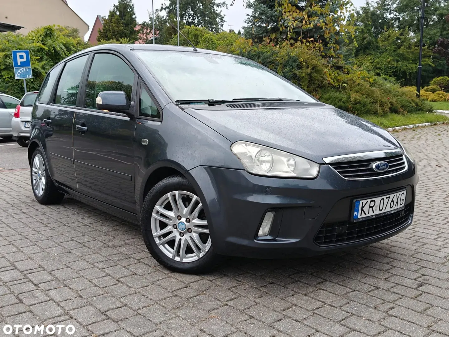 2010 Ford C-MAX 1.6 TDCi DPF Ghia, photograph 1
