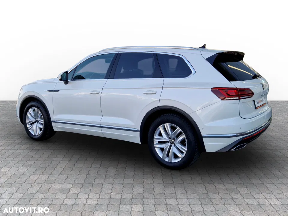2022 Volkswagen Touareg V6 TDI Atmosphere, photograph 3