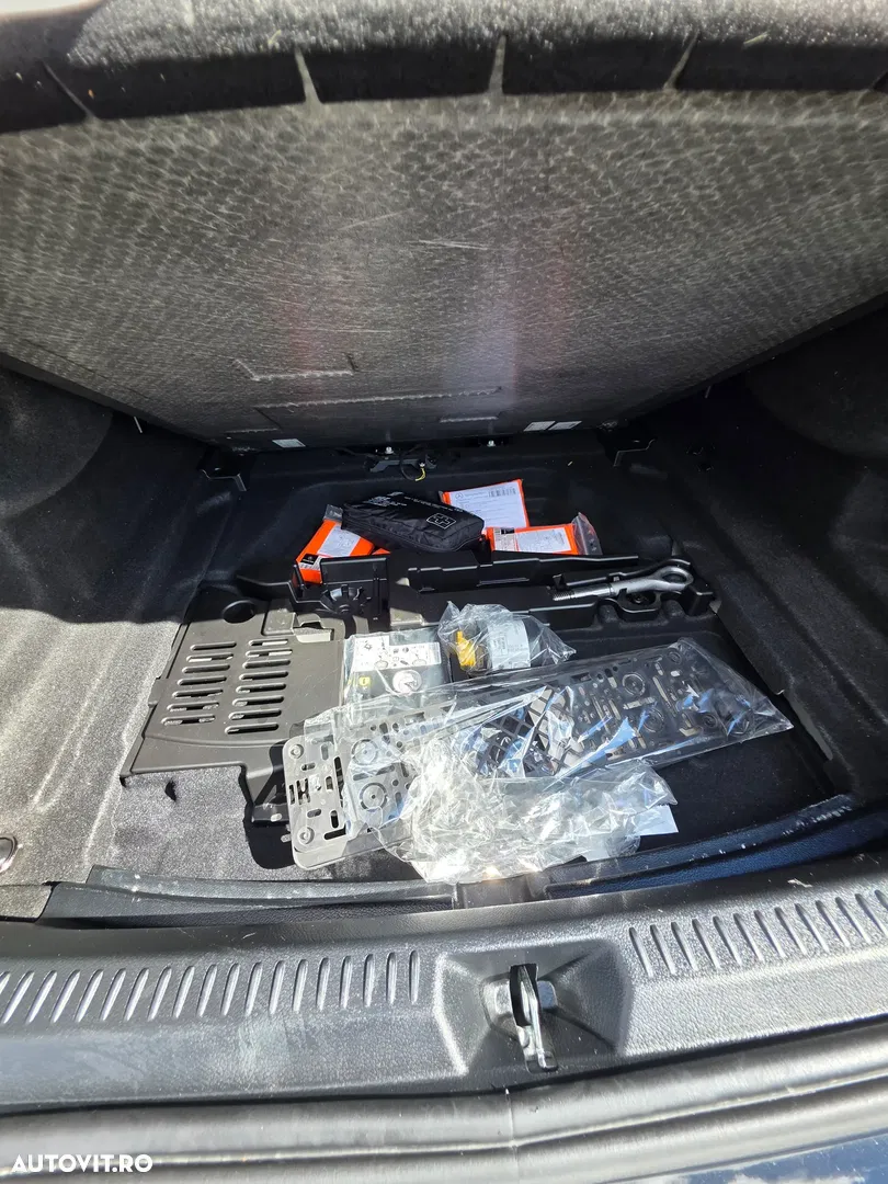 2020 Mercedes-Benz A 180 7G-DCT Edition 2020, photograph 12