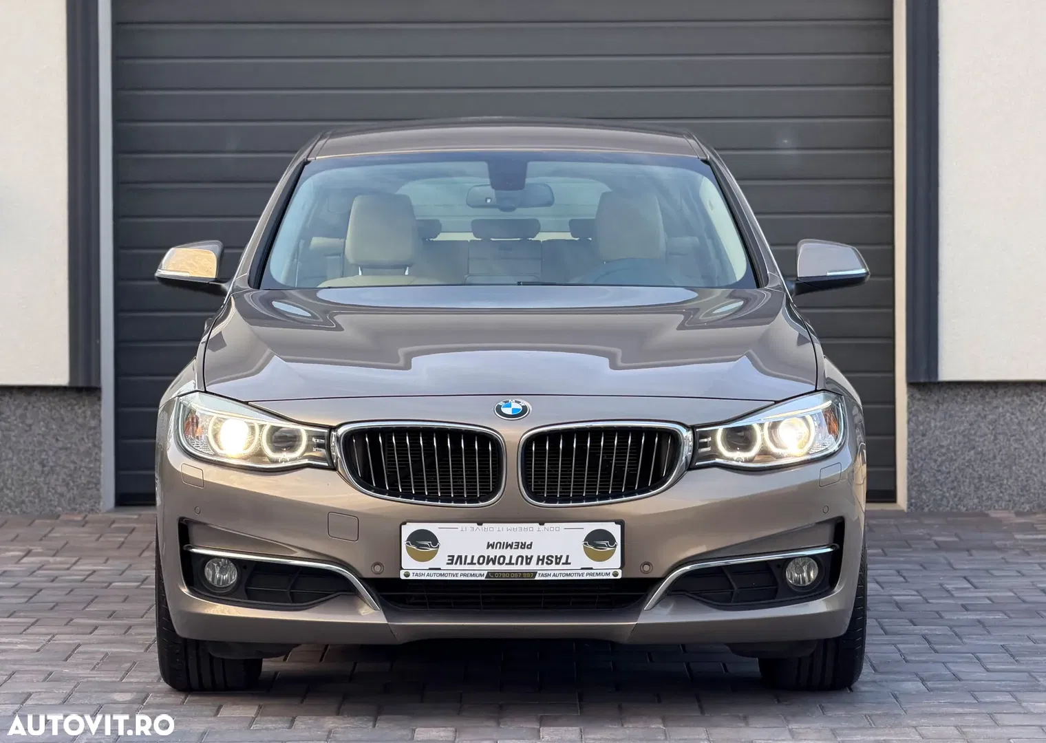 2014 BMW Seria 3 318d Aut. Luxury Line, photograph 2