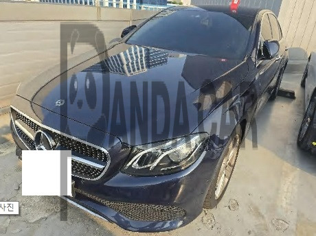 2018 Mercedes-Benz E200, photograph 3
