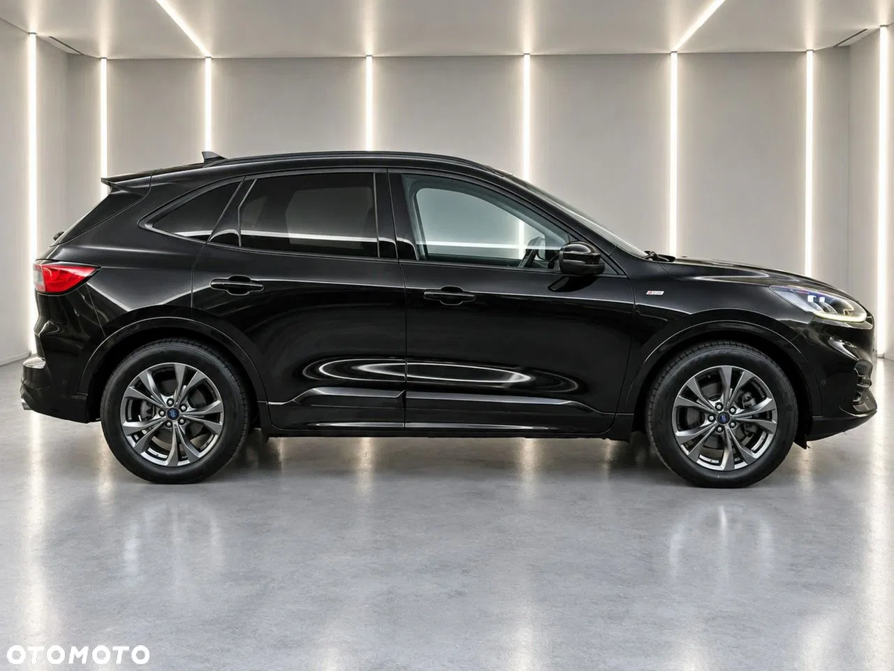 2022 Ford Kuga, photograph 4