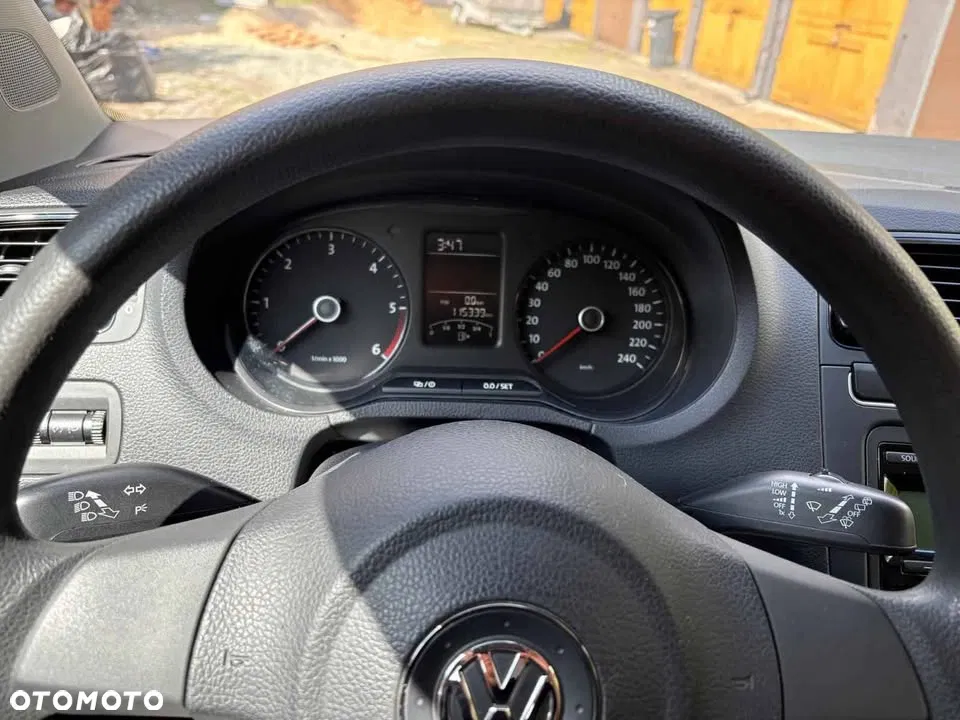 2014 Volkswagen Polo, photograph 3