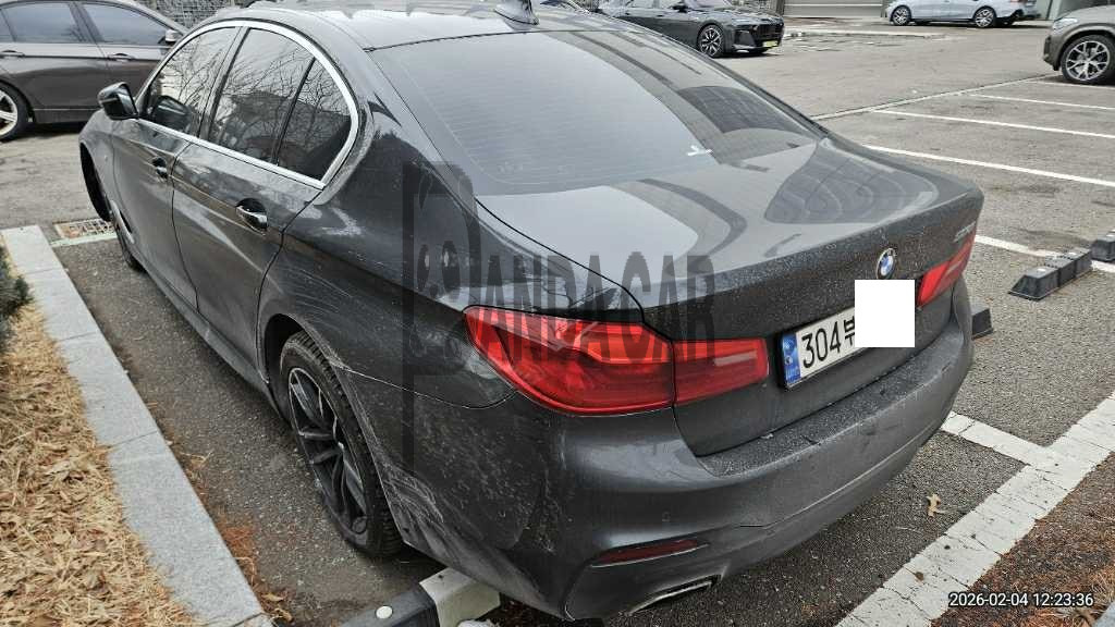 2020 BMW 520i M Sport Package, photograph 4