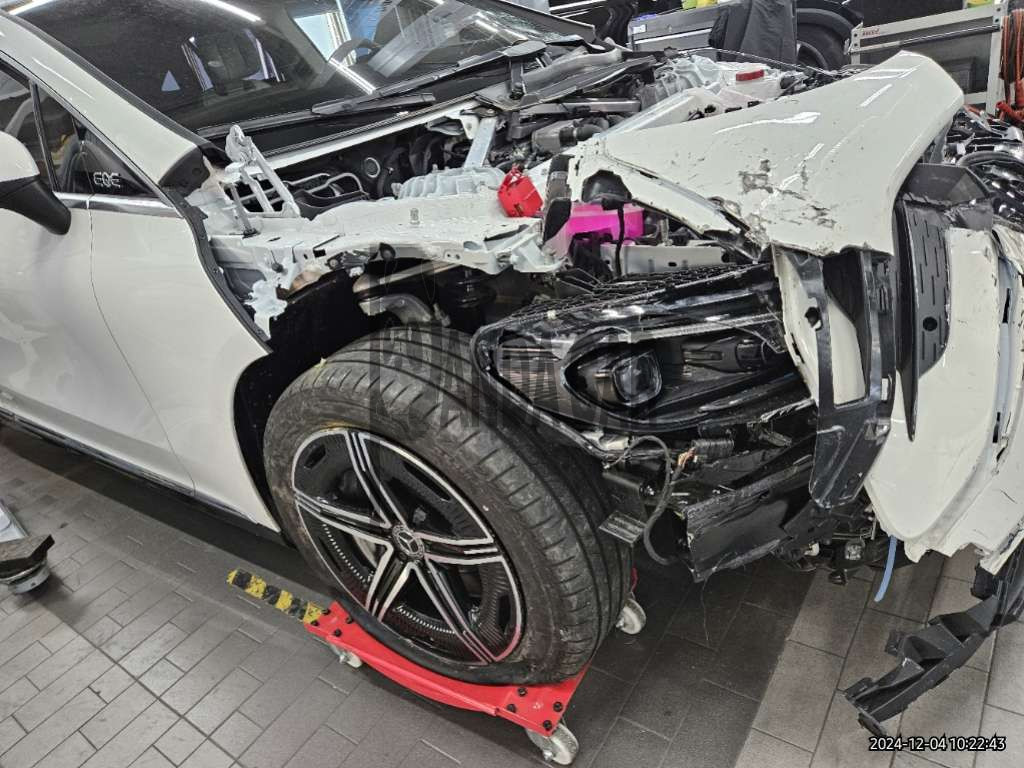 2024 Mercedes-Benz EQE 350 +, photograph 5