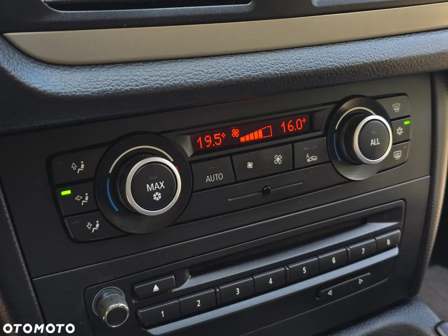2011 BMW X1 sDrive18i, photograph 8