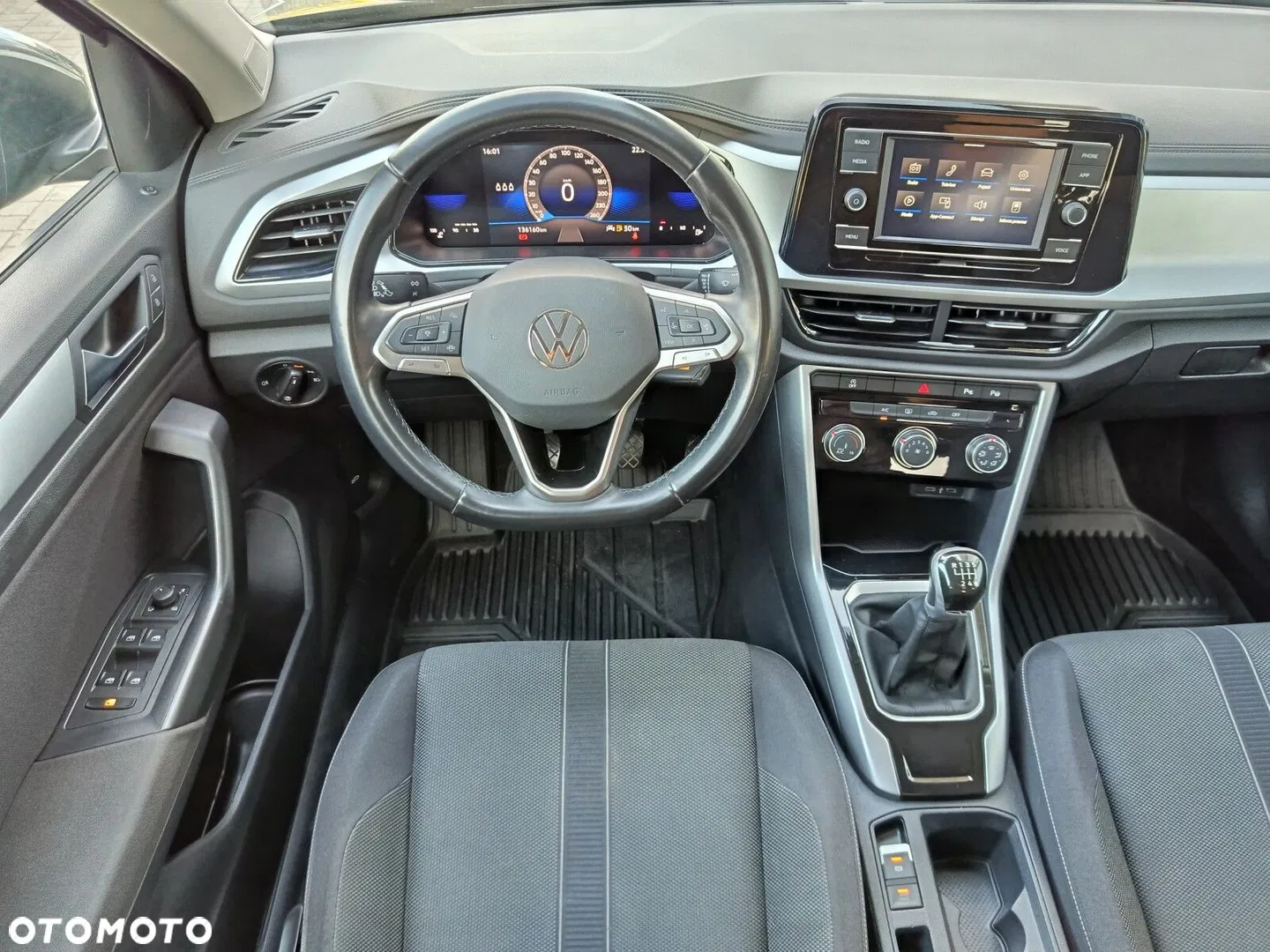 2022 Volkswagen T-Roc 1.5 TSI Life, photograph 9
