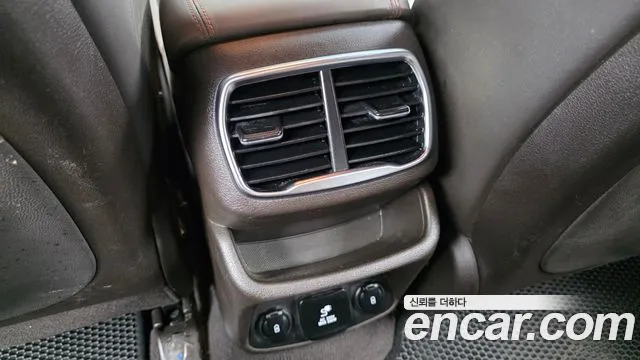 2019 Hyundai Santafe Diesel 2.0 2WD, photograph 3
