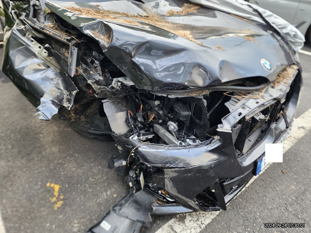 2022 BMW X4 xDrive20i, photograph 3