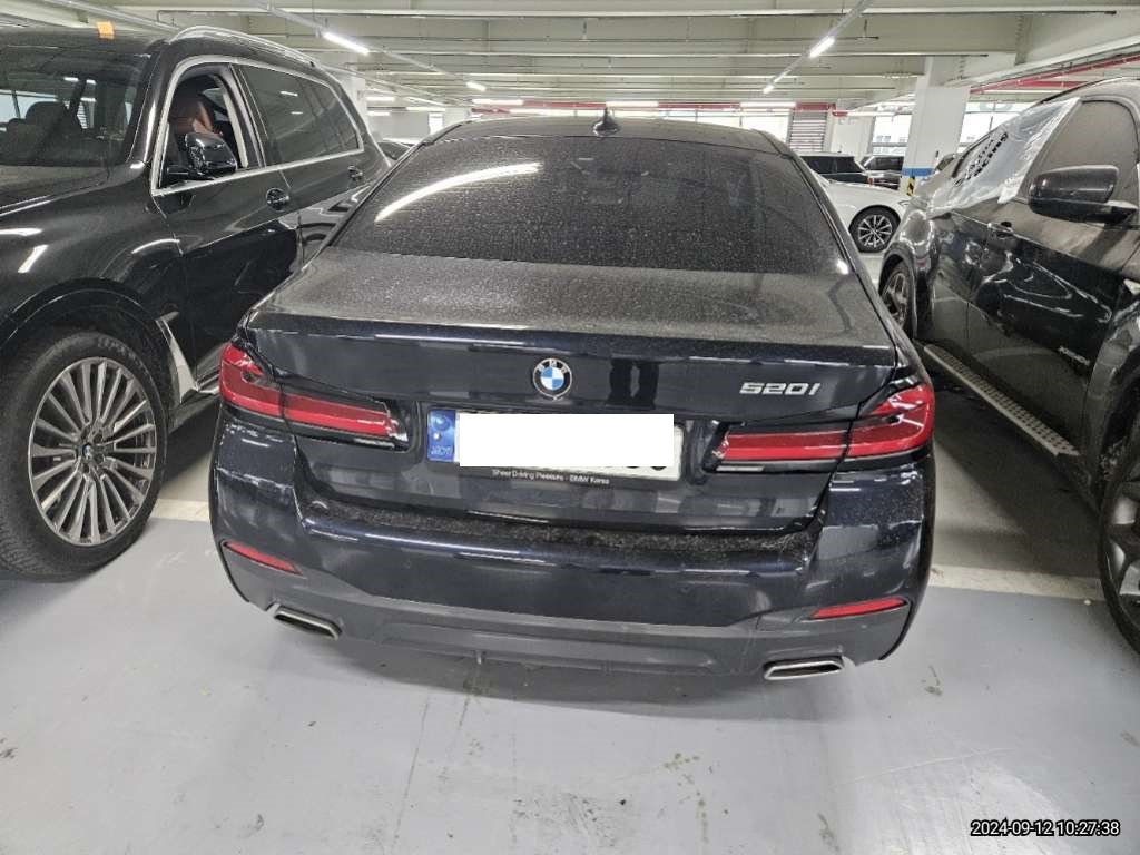 2023 BMW 520i, photograph 3