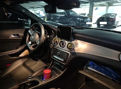 2018 Mercedes-Benz CLA250 4MATIC, photograph 4