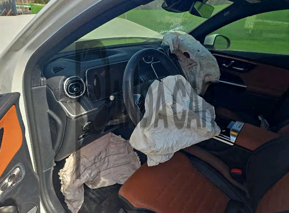 2024 Mercedes-Benz GLC 300 4MATIC Coupe, photograph 2