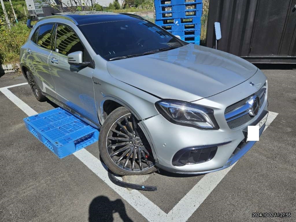 2018 Mercedes-Benz MercedesAMG GLA45 4Matic, photograph 3