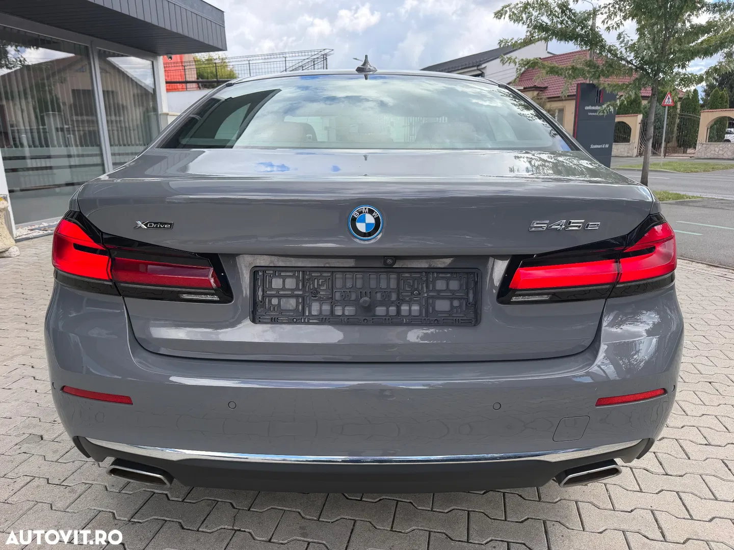 2022 BMW Seria 5 545e xDrive Aut. Luxury Line, photograph 9