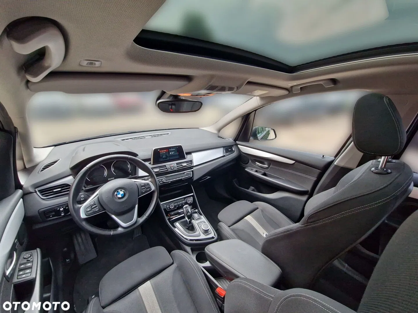 2022 BMW Seria 2, photograph 10
