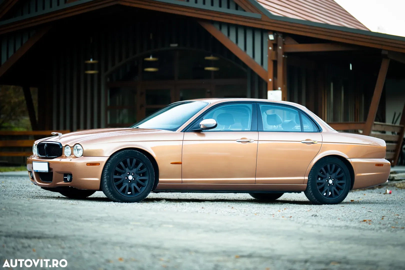 Jaguar XJ XJ8 4.2 V8 Executive Aut — photo 1 of 39