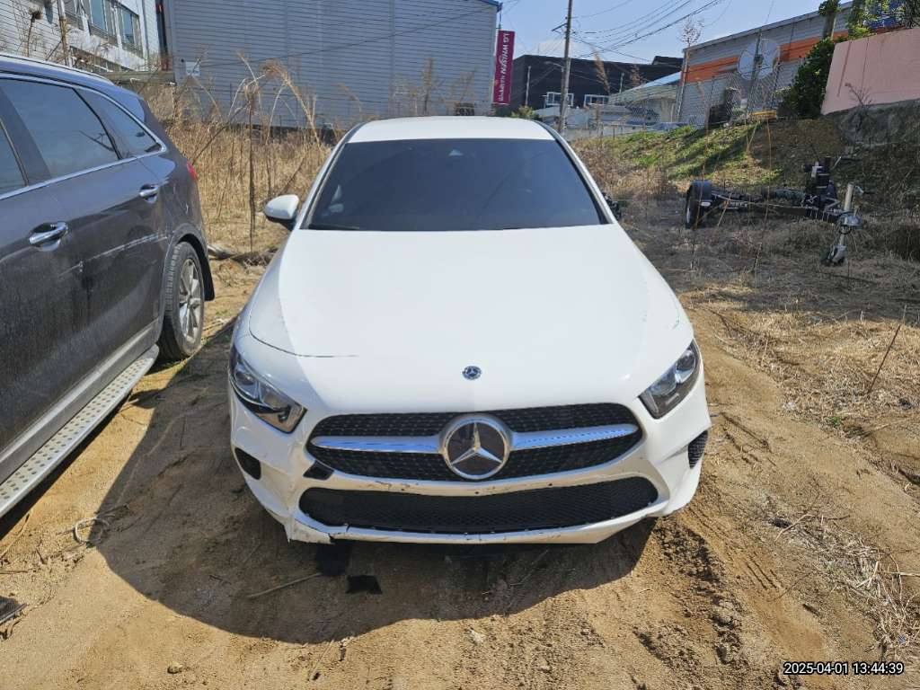 2022 Mercedes-Benz A220, photograph 1