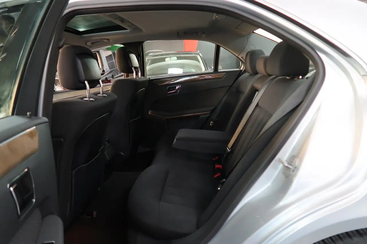 2009 Mercedes-Benz E 220 CDI BlueEfficiency*Shz*Navi*Automatik*2HD*, photograph 11