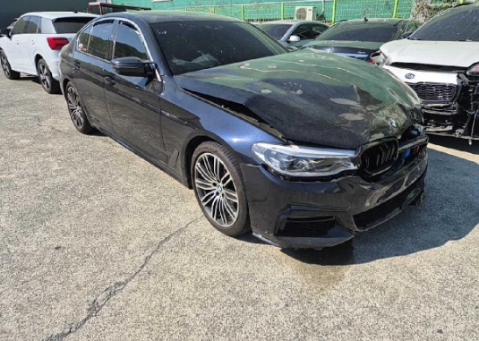 2020 BMW 530i M Sport Package, photograph 2