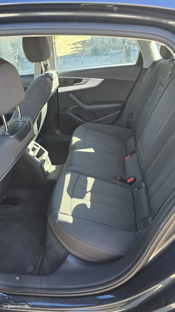 2016 Audi A4, photograph 11