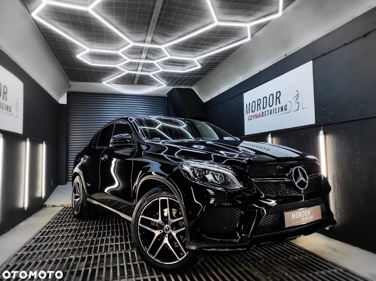 2017 Mercedes-Benz GLE, photograph 1