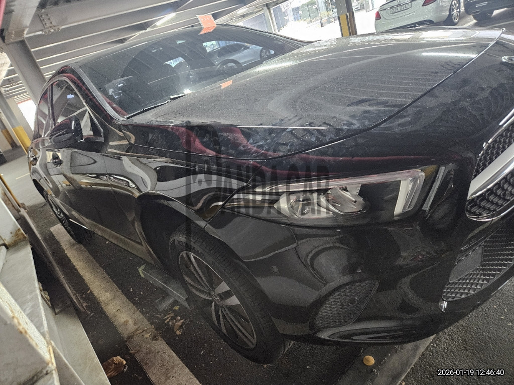 2022 Mercedes-Benz A220 Sedan, photograph 4