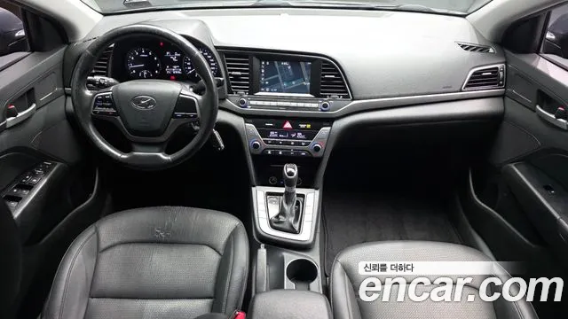 2016 Hyundai AVANTE 1.6 GDI Smart, photograph 5