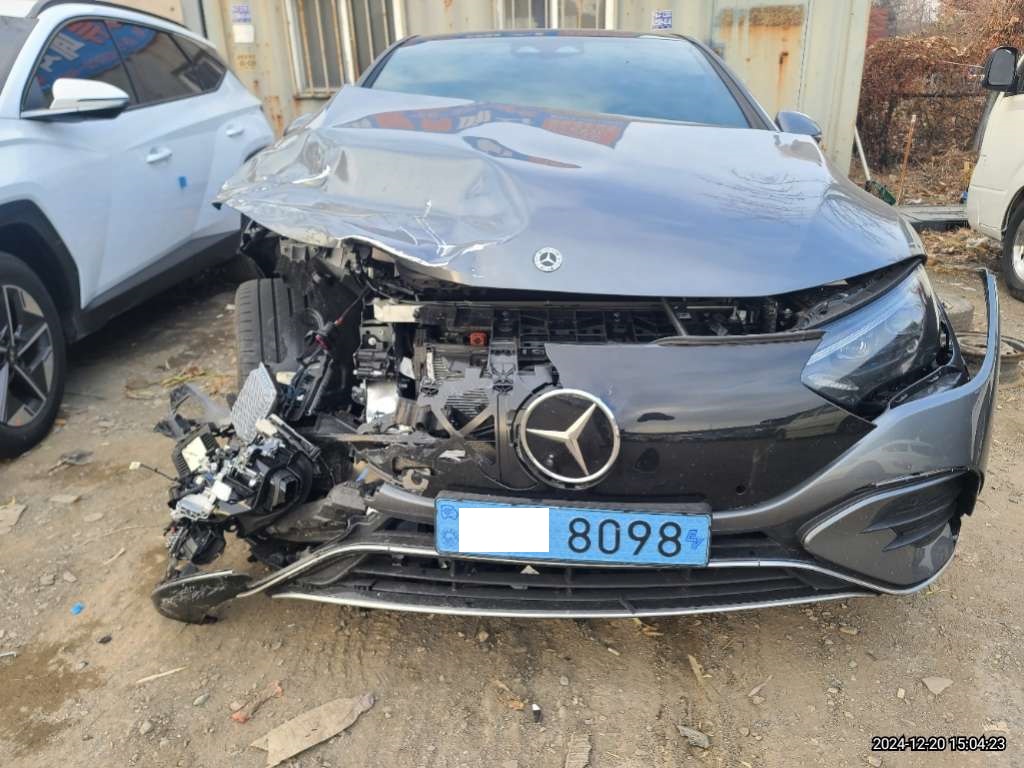 2023 Mercedes-Benz EQE350 4MATIC, photograph 1