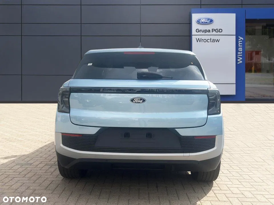 2025 Ford Explorer, photograph 2