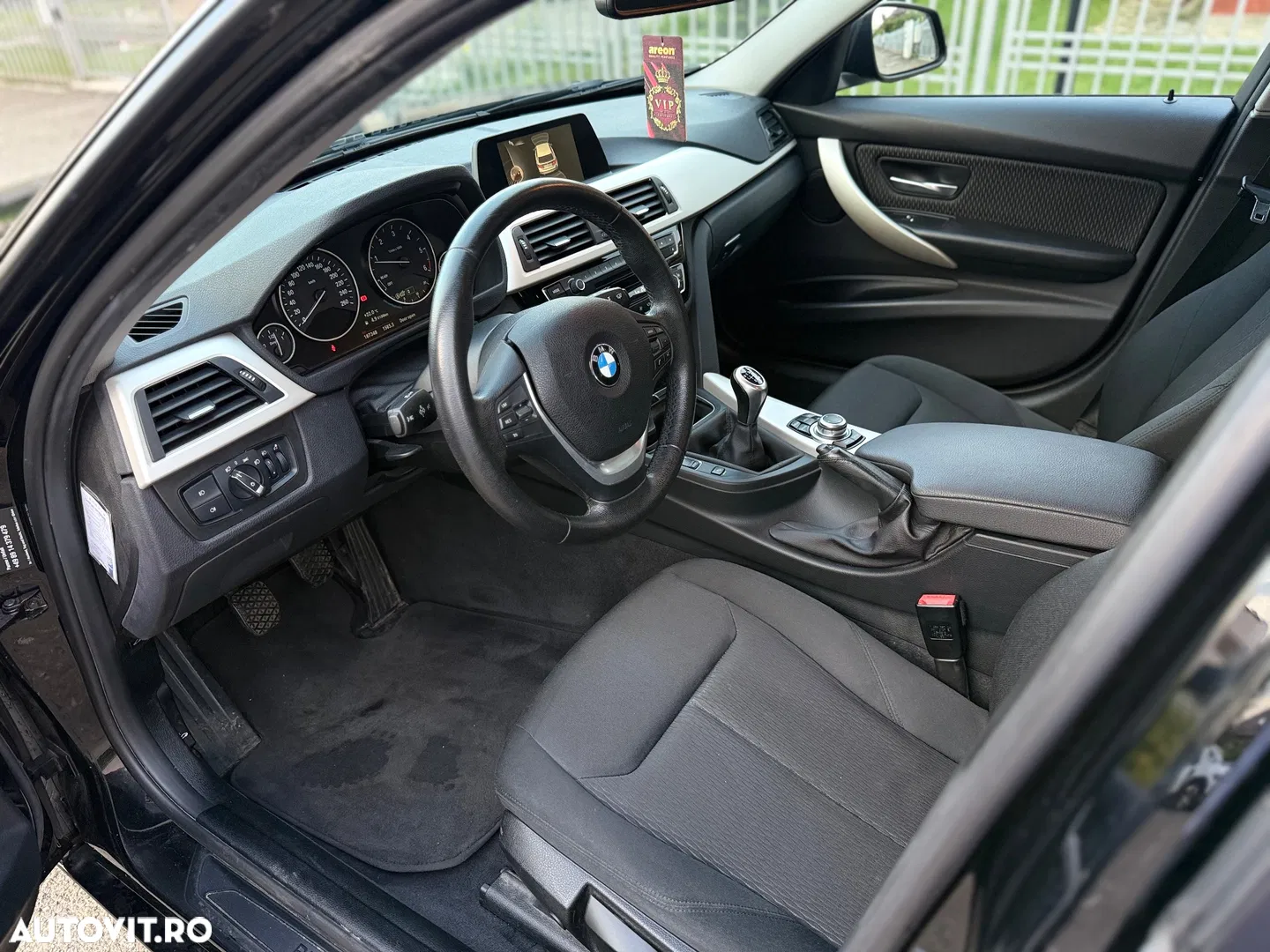 2017 BMW Seria 3, photograph 7