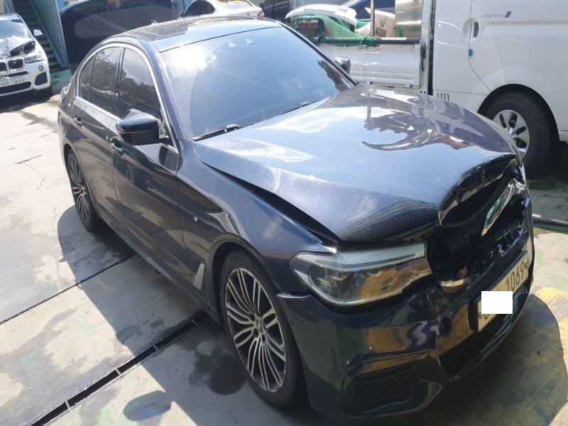 2019 BMW 530i M Sport Package Plus, photograph 2