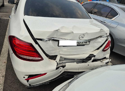2017 Mercedes-Benz E220 d, photograph 3