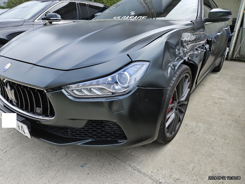 2017 Maserati Ghibli S Q4, photograph 4