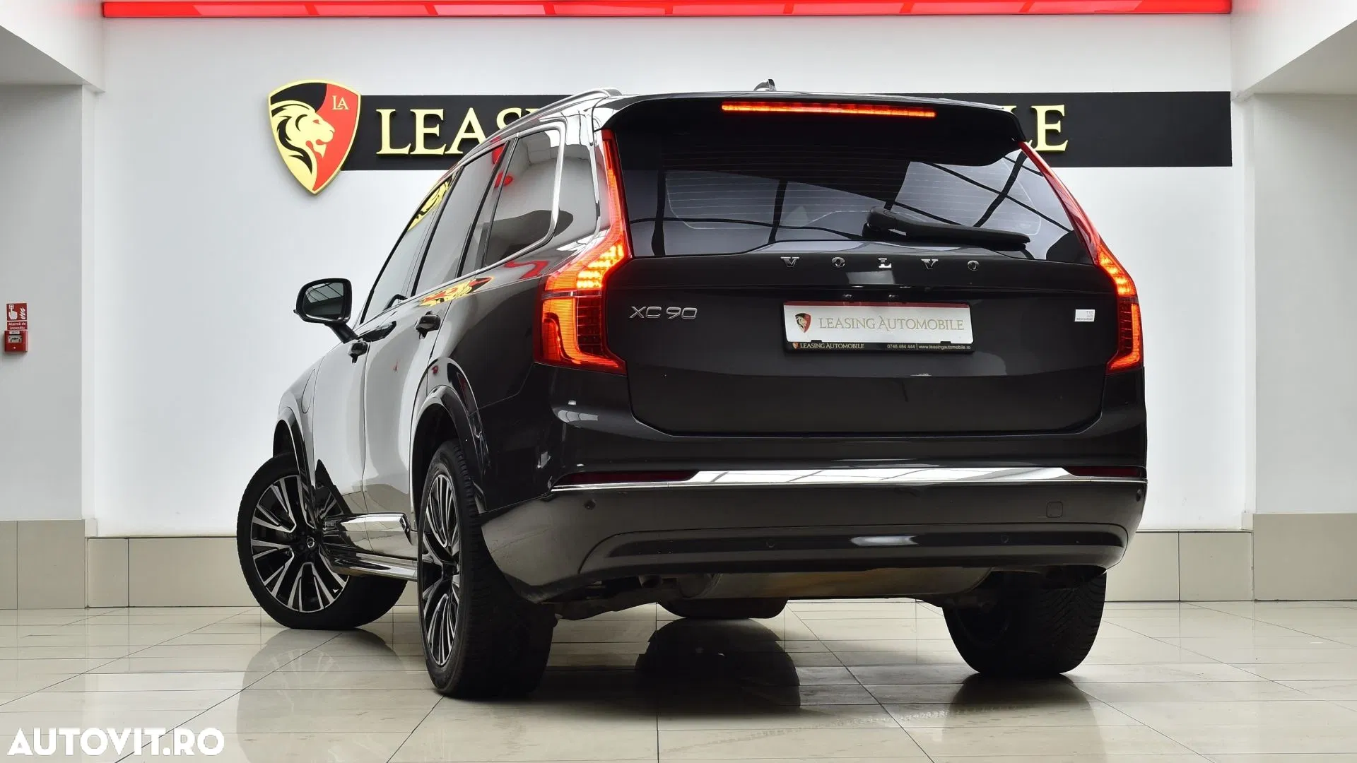 2023 Volvo XC 90 T8 AWD Recharge Ultimate Dark, photograph 5