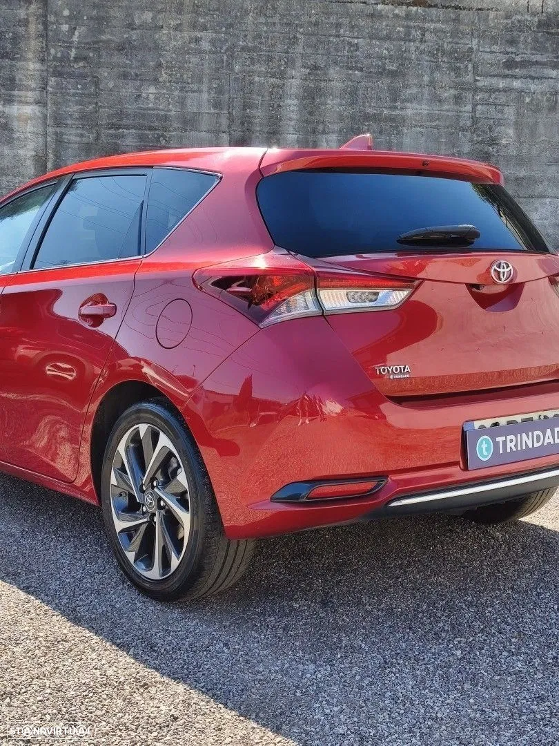 2015 Toyota Auris 1.2T Exclusive, photograph 6