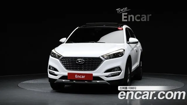 Hyundai Tucson Diesel 1.7 2WD — photo 1 of 32