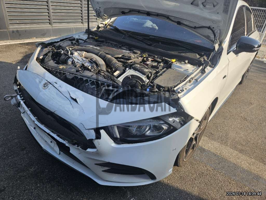2023 Mercedes-AMG A35 4MATIC, photograph 4