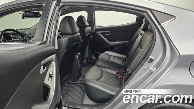 Hyundai AVANTE 1.6 GDi Premium — photo 1 of 20