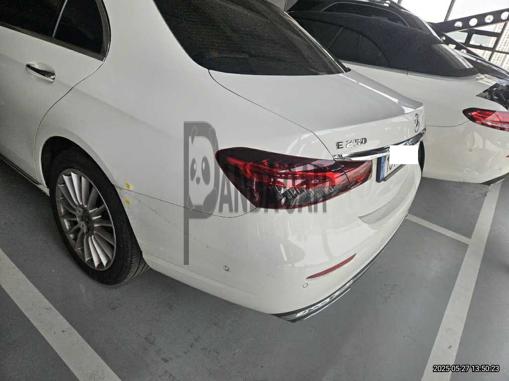 2022 Mercedes-Benz E250, photograph 5