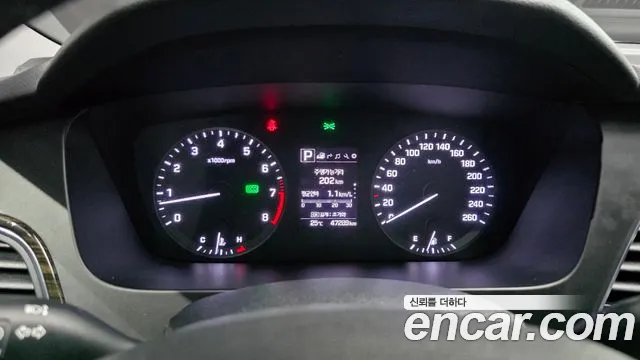 Hyundai Sonata 2.0 Smart — photo 1 of 20