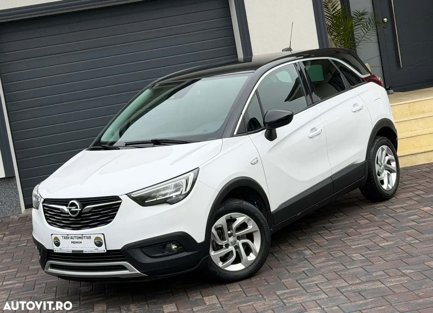 2020 Opel Crossland 1.2 Business Elegance, photograph 8