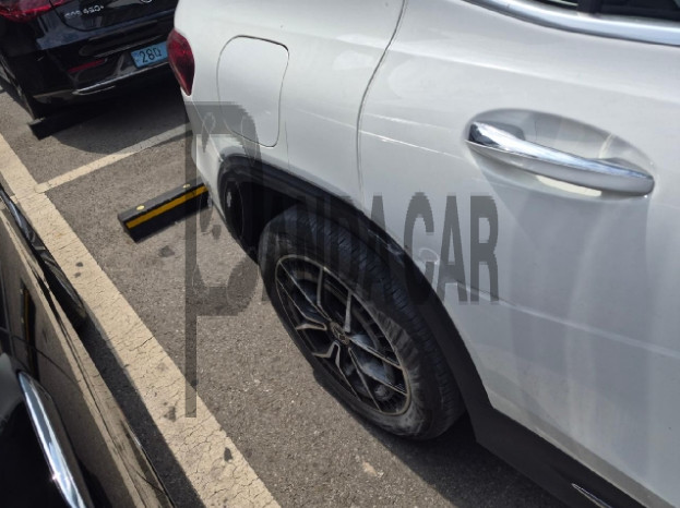 2023 Mercedes-Benz EQB300 4MATIC, photograph 4
