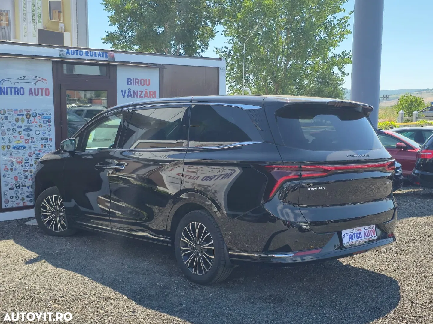 2025 Forthing V9, photograph 4