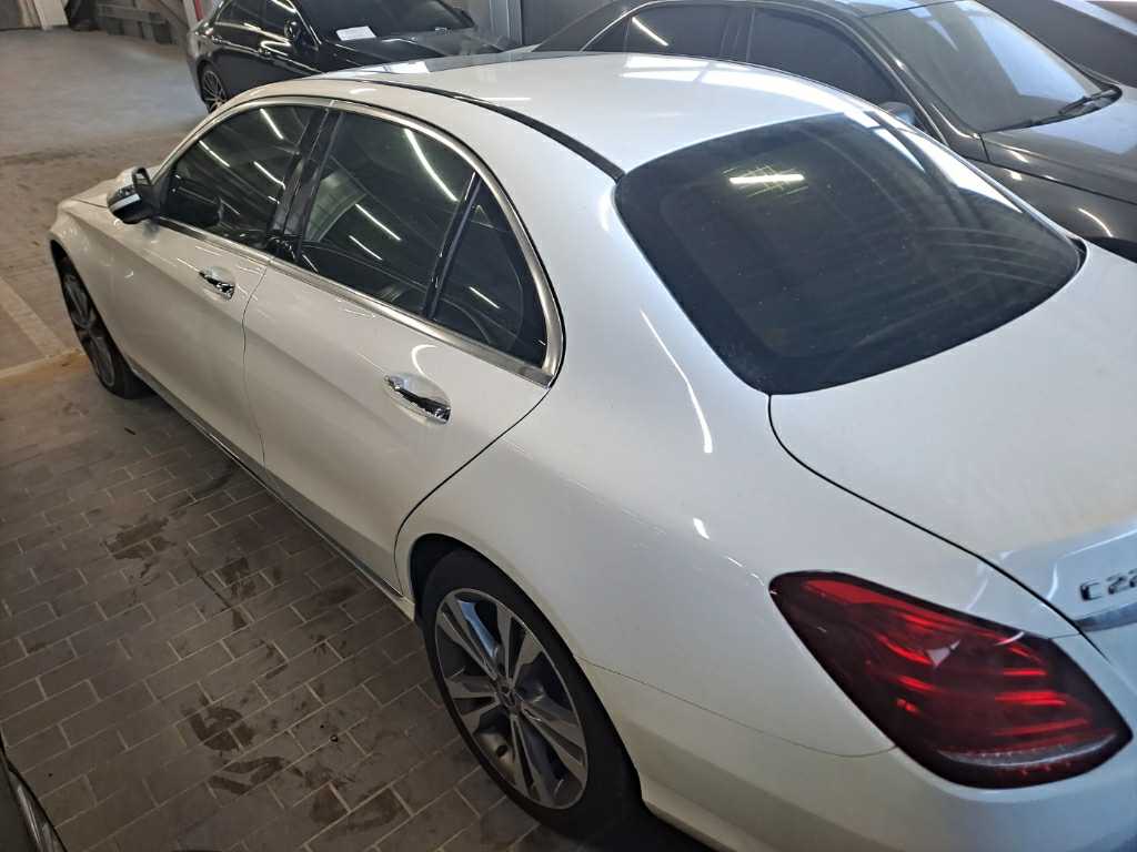 2017 Mercedes-Benz C220 d, photograph 1